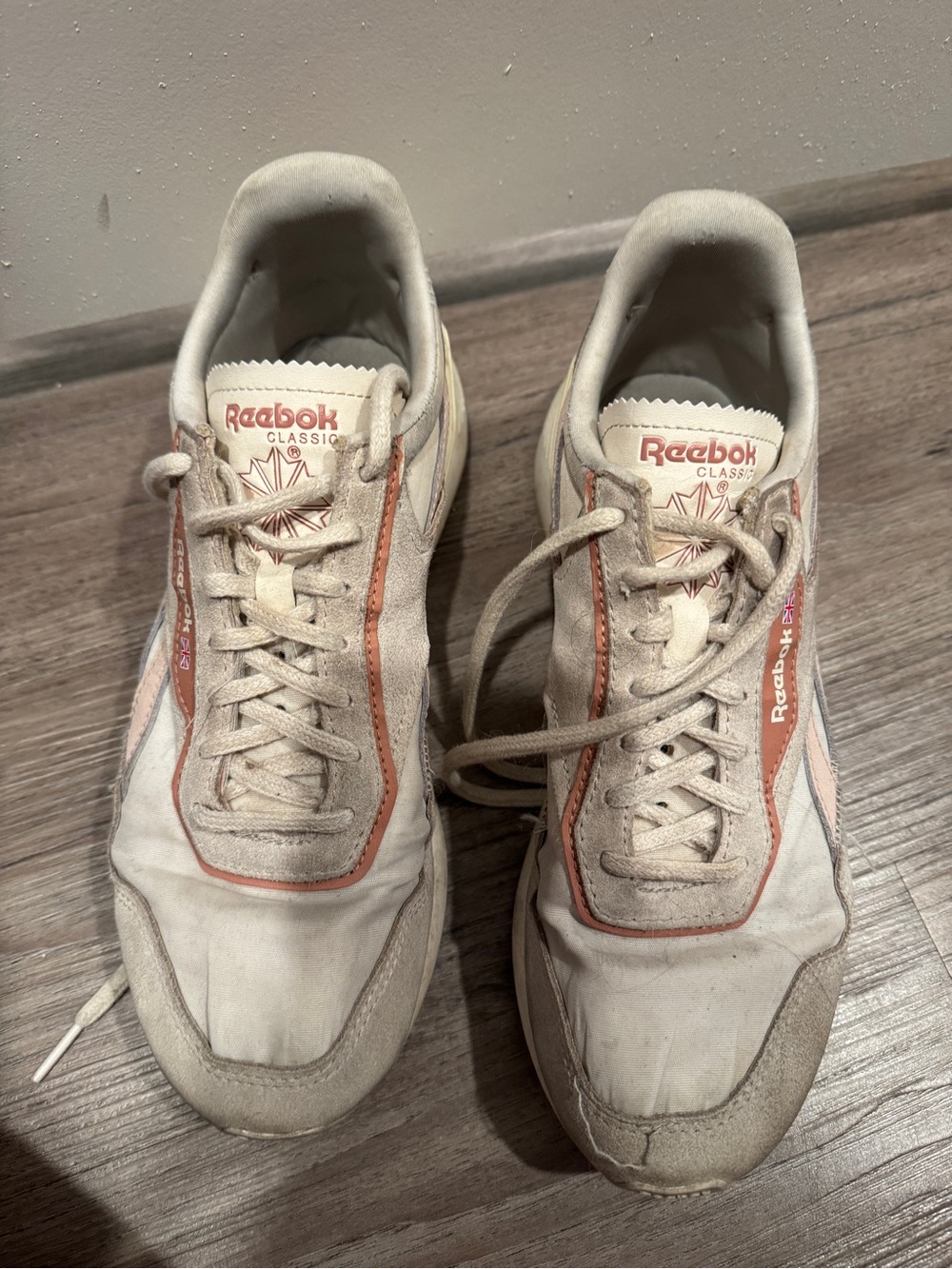 Reebok Classic Sneakers in Off-White with Pink Trim